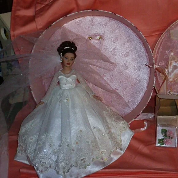TONNER TINY KITTY FOREVER YOURS BRIDE HAT BOX W/LINGERIE-NEW IN HAT BOX-